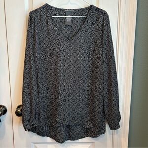 Chelsea & Theodore Women’s Geometric Black & White Long Sleeve Blouse Size Small
